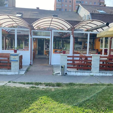 Hotel Kiskakas Etterem Zalaegerszeg Exterior foto